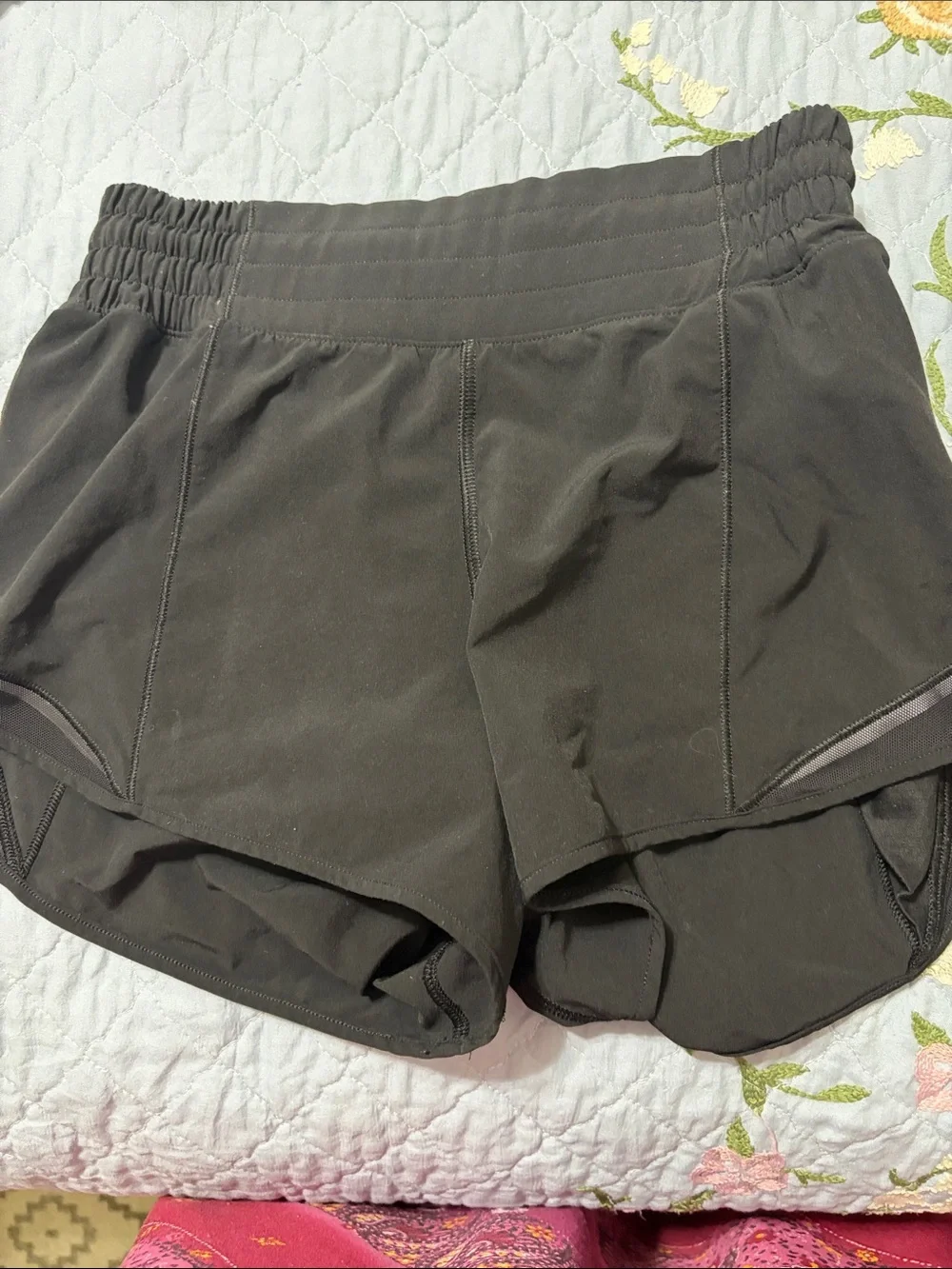 Lululemon Hotty Hot High-Rise Lined Short 3.5” inseam Size Small PreOwned